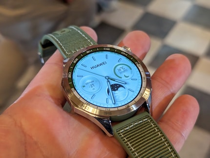 La versione grande del GT4 con cassa ottagonale e lunetta verde.