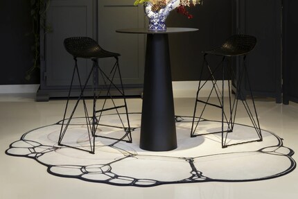 The «Bubble» rug captures the charm of soap bubbles while also livening up the room.