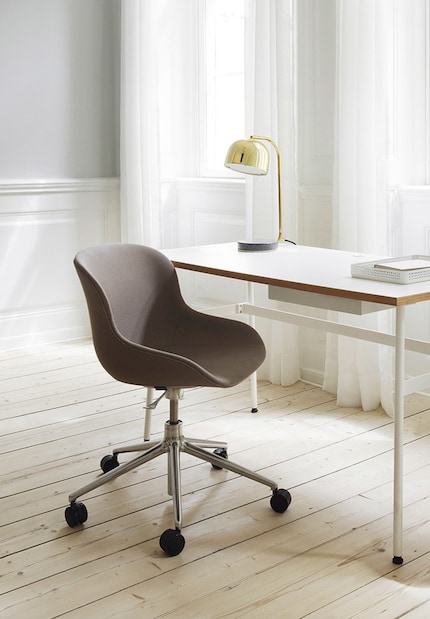 Curved lines look more dynamic and imaginative than geometric shapes.