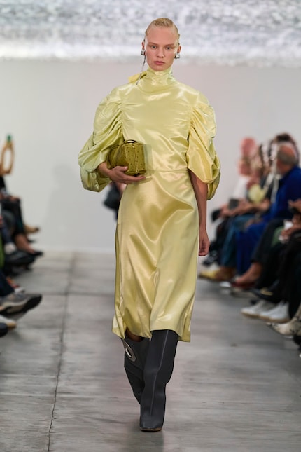 Look number 59 from the spring collection 24 by Jil Sander.