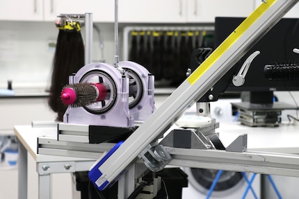 Gli strumenti per lo styling sono stati accuratamente testati nei laboratori Dyson: lo styling è efficace? Quali sono i danni causati dallo styling?