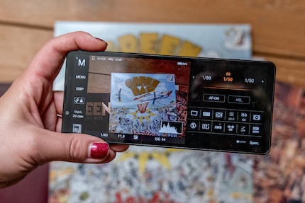 L'app fotocamera è la stessa del top di gamma e offre numerose opzioni di impostazione per lo scatto delle foto.