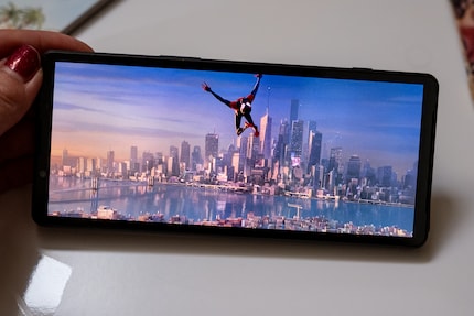Per i video in formato 21:9, lo smartphone Sony ha esattamente il formato giusto.