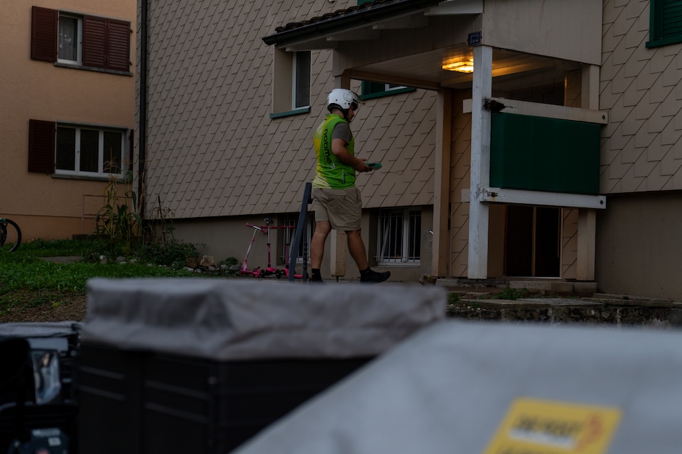 Products are delivered between 6 and 10 p.m.
