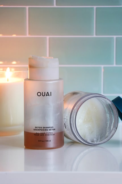 Bientôt fini : le shampooing Detox de Ouai. Juste à côté, l’un de mes autres produits capillaires préférés (je vous en parlerai tout bientôt). 