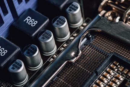 I moduli di regolazione della tensione assicurano che la CPU non si surriscaldi.