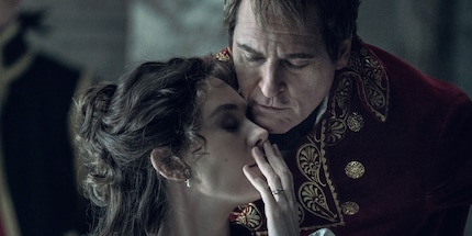 The spark between Napoleon (Joaquin Phoenix) and Joséphine (Vanessa Kirby) just ain’t there.