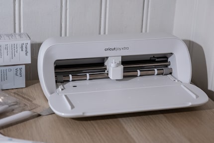 The Cricut Joy Xtra fits well in a corner.