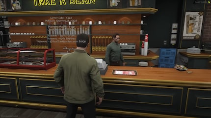 Il gioco di ruolo «GTA»: un gamer che ha assunto il ruolo di un serial killer acquista un caffè da un altro gamer che interpreta un barista. Chissà se poi lo ucciderà?