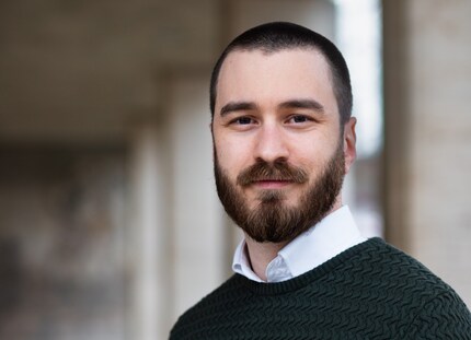 Nico Müller travaille à l'université de Bâle sur l'éthique animale, l'éthique de la recherche animale et l'éthique kantienne.