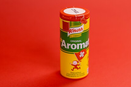 ... ou pour l’Aromat de Knorr, la suissitude est mise en jeu avec du rouge.