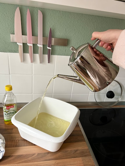 Einfach in einer kleinen Plastikwanne zusammenschütten …