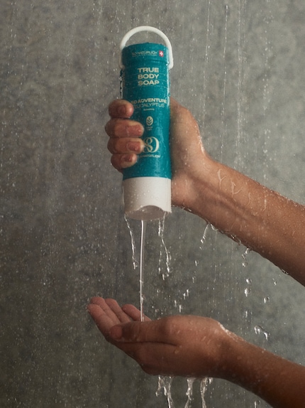 Il True Body Soap è stato progettato in modo da poter essere appeso nella doccia.