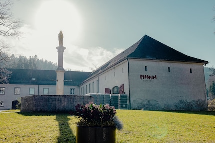 Le prieuré de Fischingen surplombe le village de manière impressionnante.