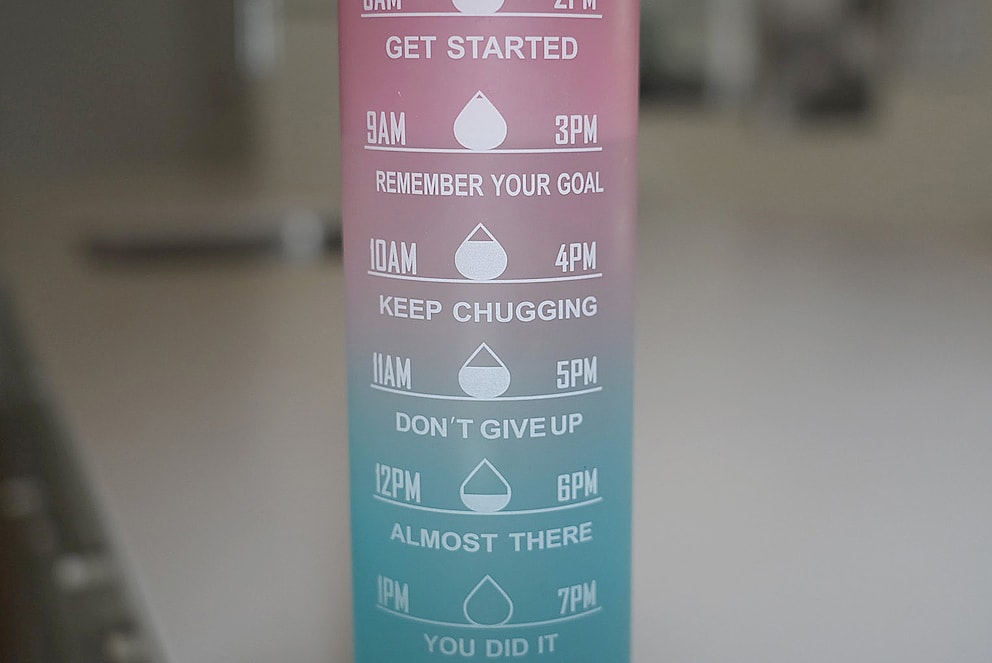 «Don’t give up»: Diese Flasche ist mit allen Wassern gewaschen.