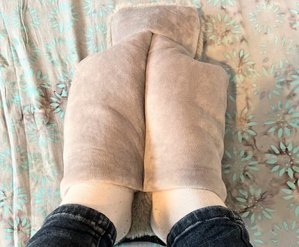 Like a pair of fluffy slippers with added warmth. However, the top of my feet aren't getting any warmth.