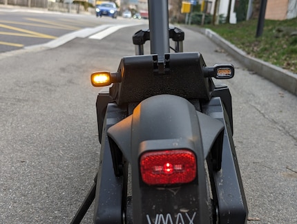 Dank den Blinkern hinten und am Lenker sehen andere Verkehrsteilnehmer, wohin ich fahren will.