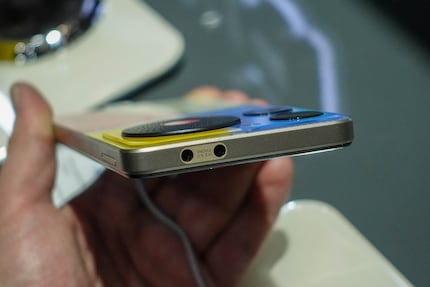 When a headphone jack isn't enough, the Nubia Music is there for you.