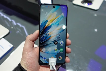 A plain smartphone when viewed from the front.