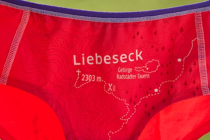 Come su una mappa, le curve di livello segnano le cime e le valli.