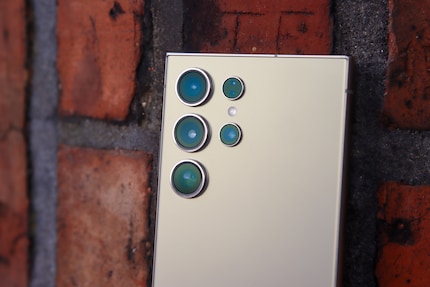 A larger sensor and less optical zoom on the telephoto camera are the only changes to the camera system.