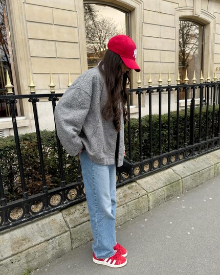 Vaness Bahelková styles her «Campus 00s» with a matching cap and wide jeans.