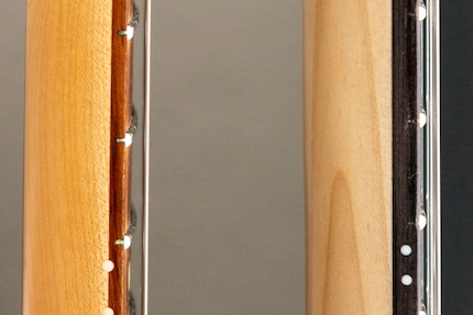 La touche est nettement plus épaisse que celle de ma Fender Stratocaster.