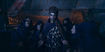 De quel côté Mère Anisya (Jodie Turner-Smith) est-elle ? Ce n’est pas encore clair.
