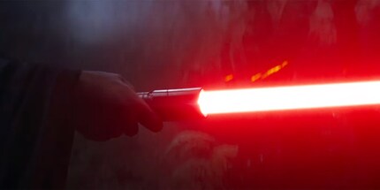 À qui appartient donc le sabre laser rouge ?