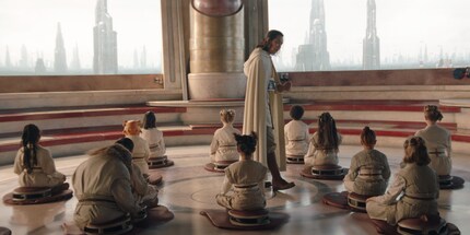 Le maître Jedi Sol (Lee Jung-Jae) enseigne à un groupe de padawans. S’agit-il d’un flashback ?