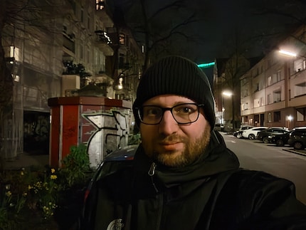 La foto specchiata non è la causa dello scarso livello di dettaglio.
