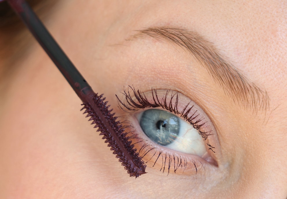 Sky high mascara promo burgundy