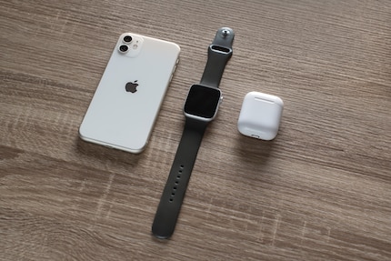 iPhone, Apple Watch e AirPods si armonizzano perfettamente. Ma solo tra di loro.