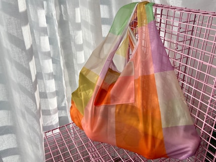 The slight transparency of the Designworks «Market Bag» is stylish and offers a good view of its contents.