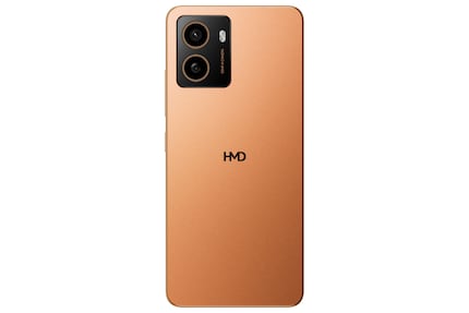 Les trois smartphones Pulse ont l'air presque identiques. Voici le Pulse + en orange.