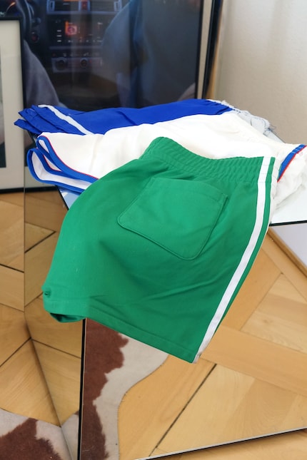Les shorts de sport courts sont mes alliés estivaux.