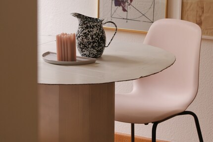 Deceptively real: if you squint a little, you’d think the table was made of wood.
