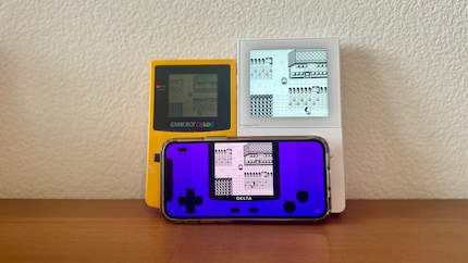 Je peux désormais jouer à « Pokémon Version Rouge » sur Game Boy Color, Analogue Pocket ou sur mon téléphone portable.