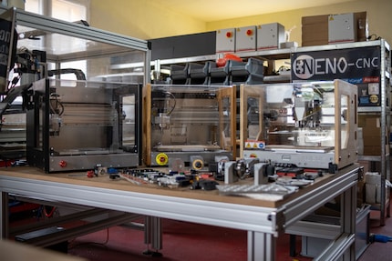 Trois prototypes de la Kubus Pro, à gauche, le modèle le plus ancien, à droite le plus récent.