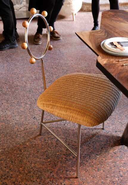Sedia «Sol» di Giácomo Tomazzi Studio | legno, rattan, metallo.
