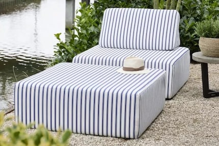 The Verona armchair consists of one large cushion.