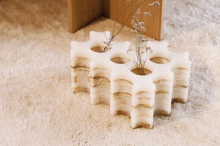 Attualmente si dedica a Maana Studios, un marchio di tessili e accessori per la casa.