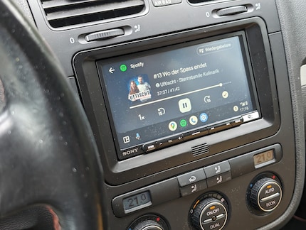Mon activité préférée quand je conduis : écouter des podcasts.
