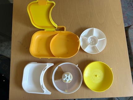 The lunchbox is huge and has several individual parts.