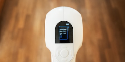 Bessere Schlafqualität dank der Massagepistole «Theragun Sense» von Therabody?