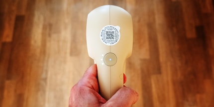 Die «Theragun Relief» kommt ohne LCD-Display.