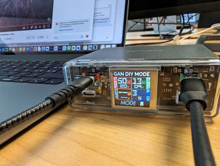 In B mode, red and green connections each supply 100 watts. Everything is clearly labelled in the display.
