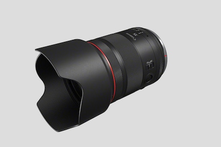 Le nouvel objectif 35 mm est plus léger que son prédécesseur EF.