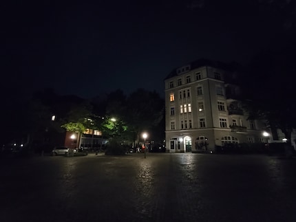 Appareil photo ultra grand-angle, mode nuit.