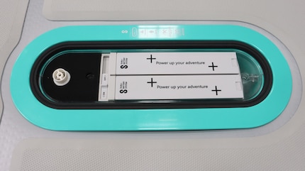 Un slogan marketing sur la batterie - la véritable aventure et la détente se font mieux sans moteur.